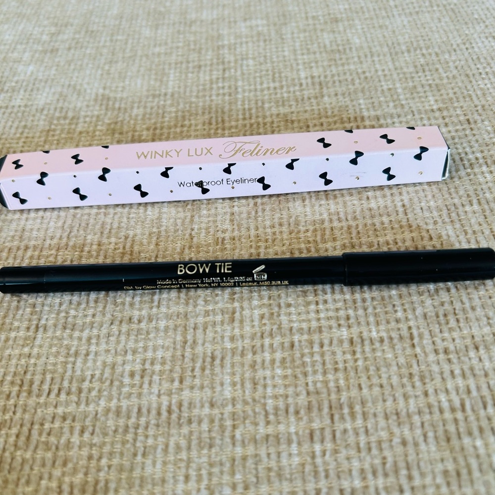WINKY LUX Black Feliner water proof eyeliner- Bow Tie